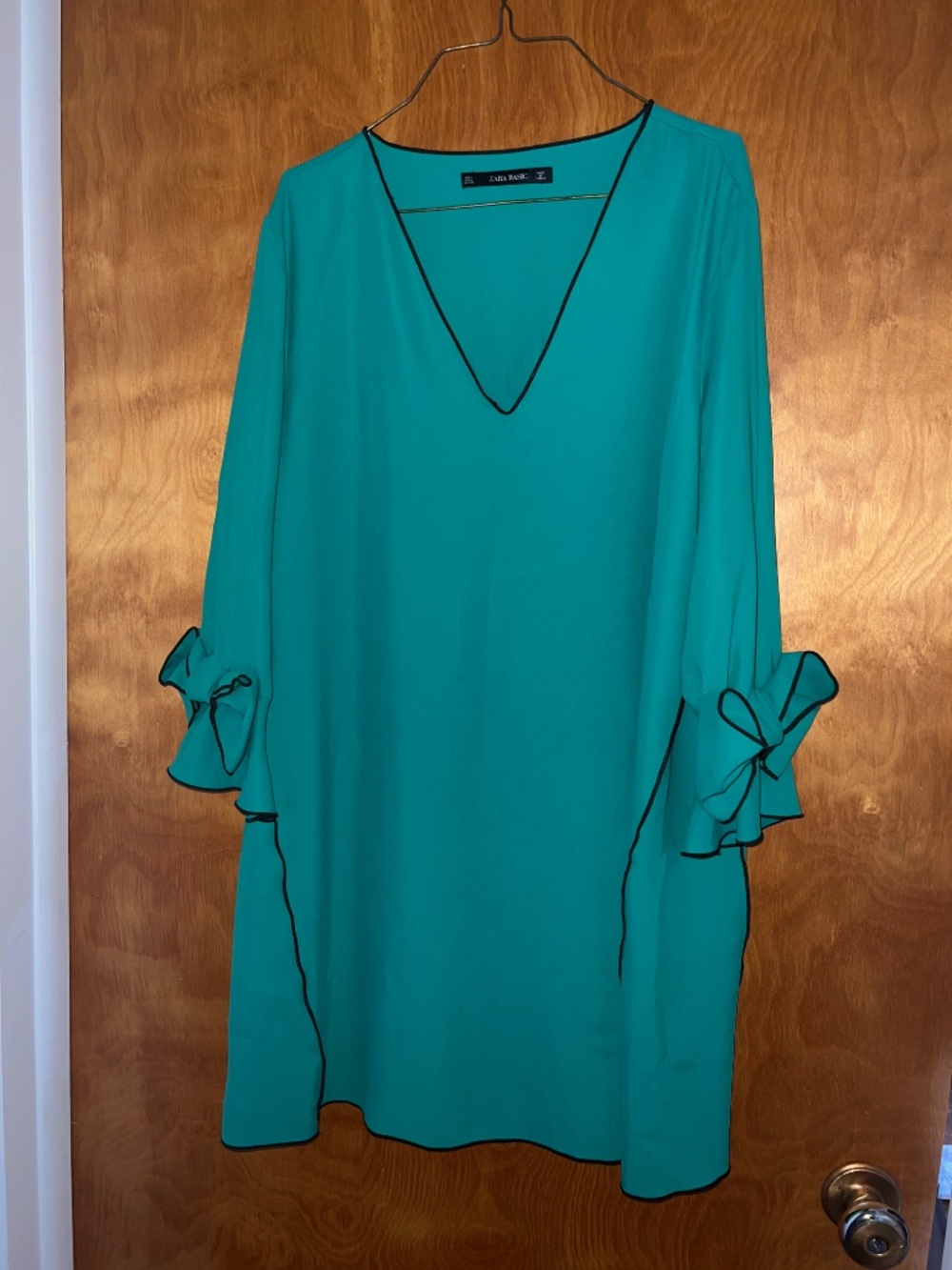 Zara green v neck dress bow on sleeves
